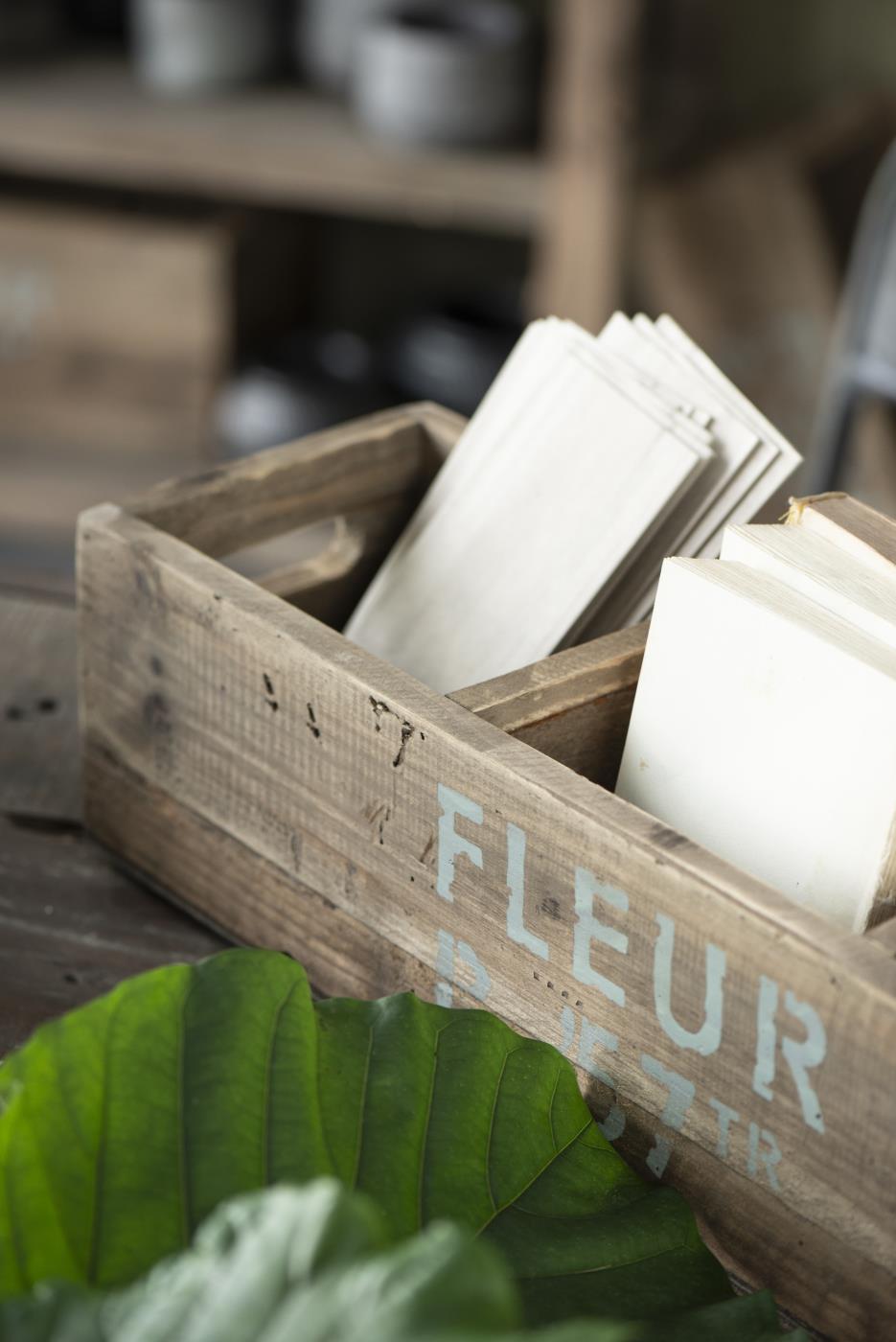 Kiste mit 3 Fächern, Text "Fleur B '57“ - athomewithpaula