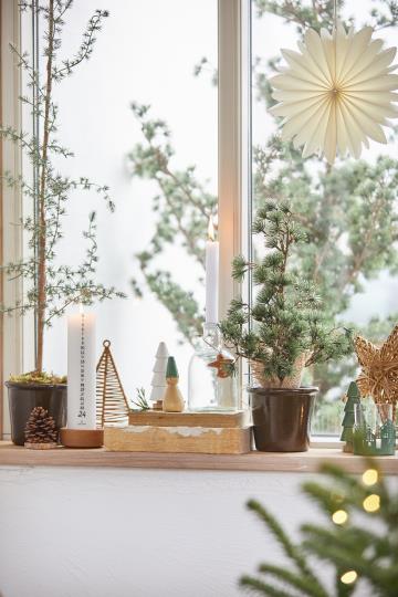 Weihnachtskerze 1-24 weiss mit dunkelgrauen Zahlen - athomewithpaula