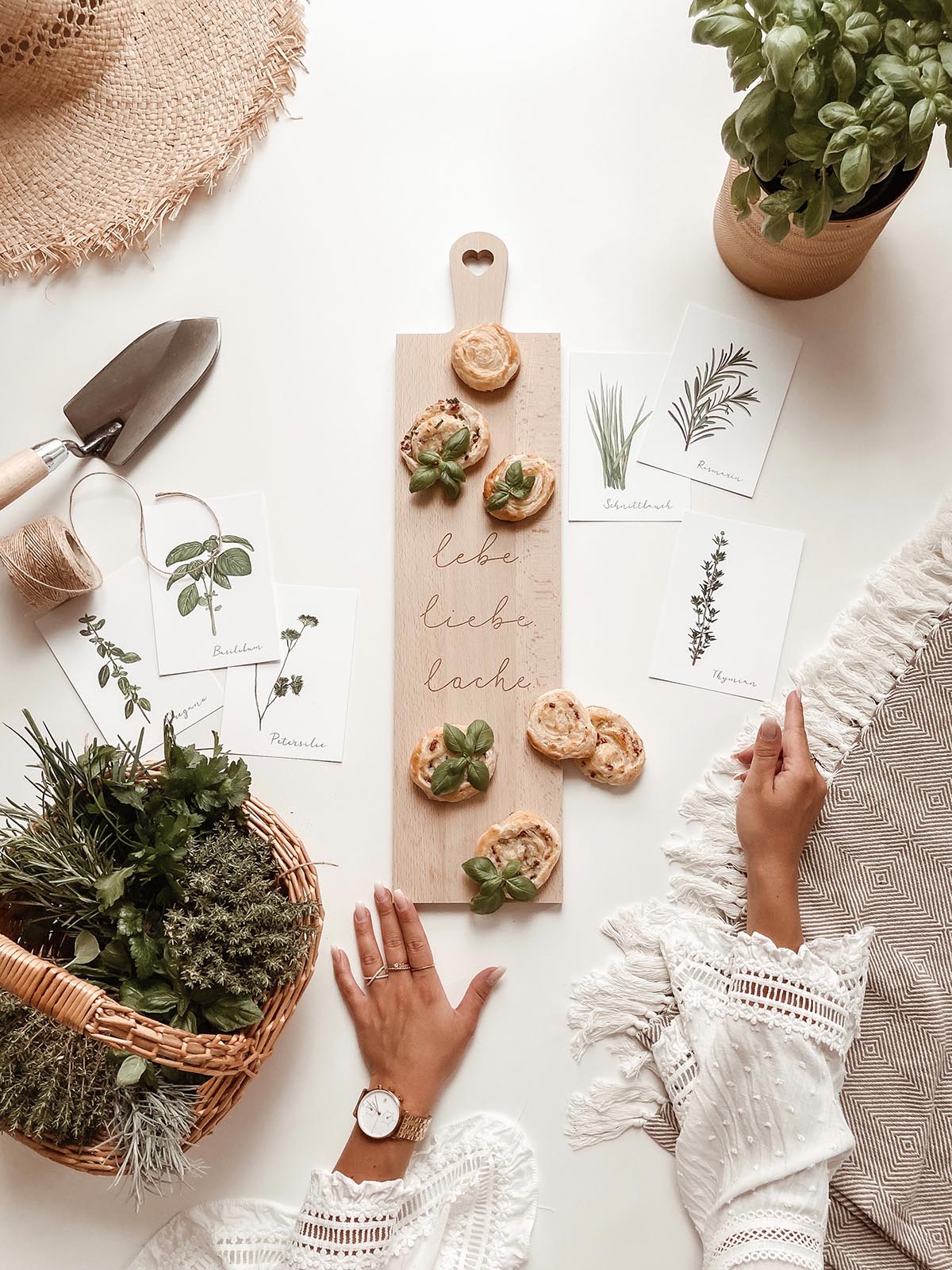Schneidebrett Lebe Liebe Lache - athomewithpaula