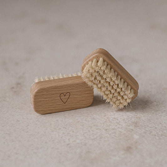 Kindernagelbürste Herz - athomewithpaula