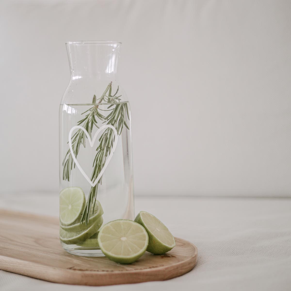 Karaffe Herz weiß - athomewithpaula