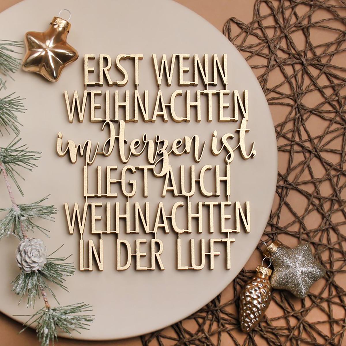 Erst wenn Weihnachten im Herzen ist, liegt auch Weihnachten in der Luft - athomewithpaula