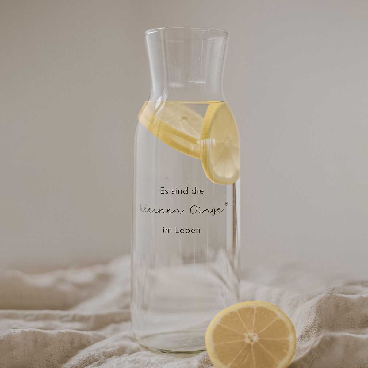 Karaffe Die kleinen Dinge - athomewithpaula