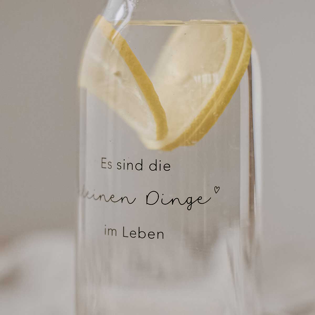 Karaffe Die kleinen Dinge - athomewithpaula