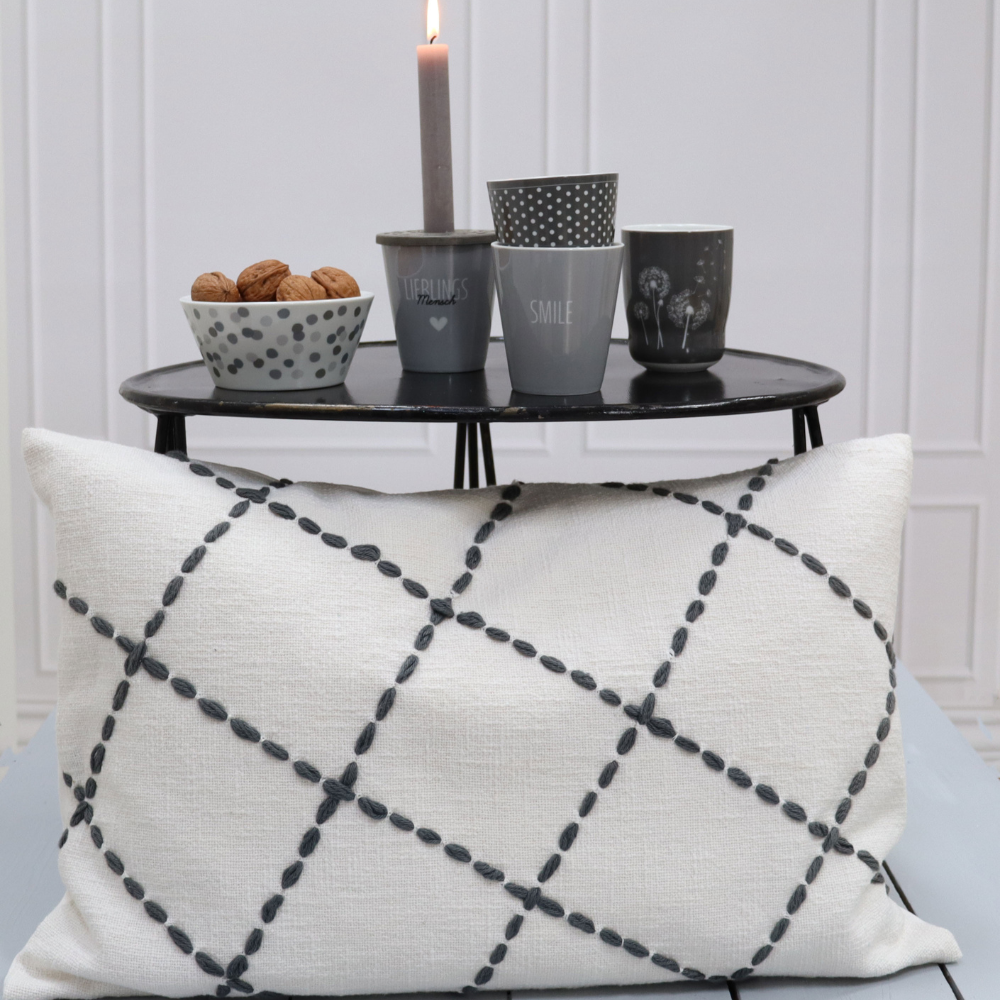 KISSENBEZUG DIAGONALE KOHLESTICHMUSTER