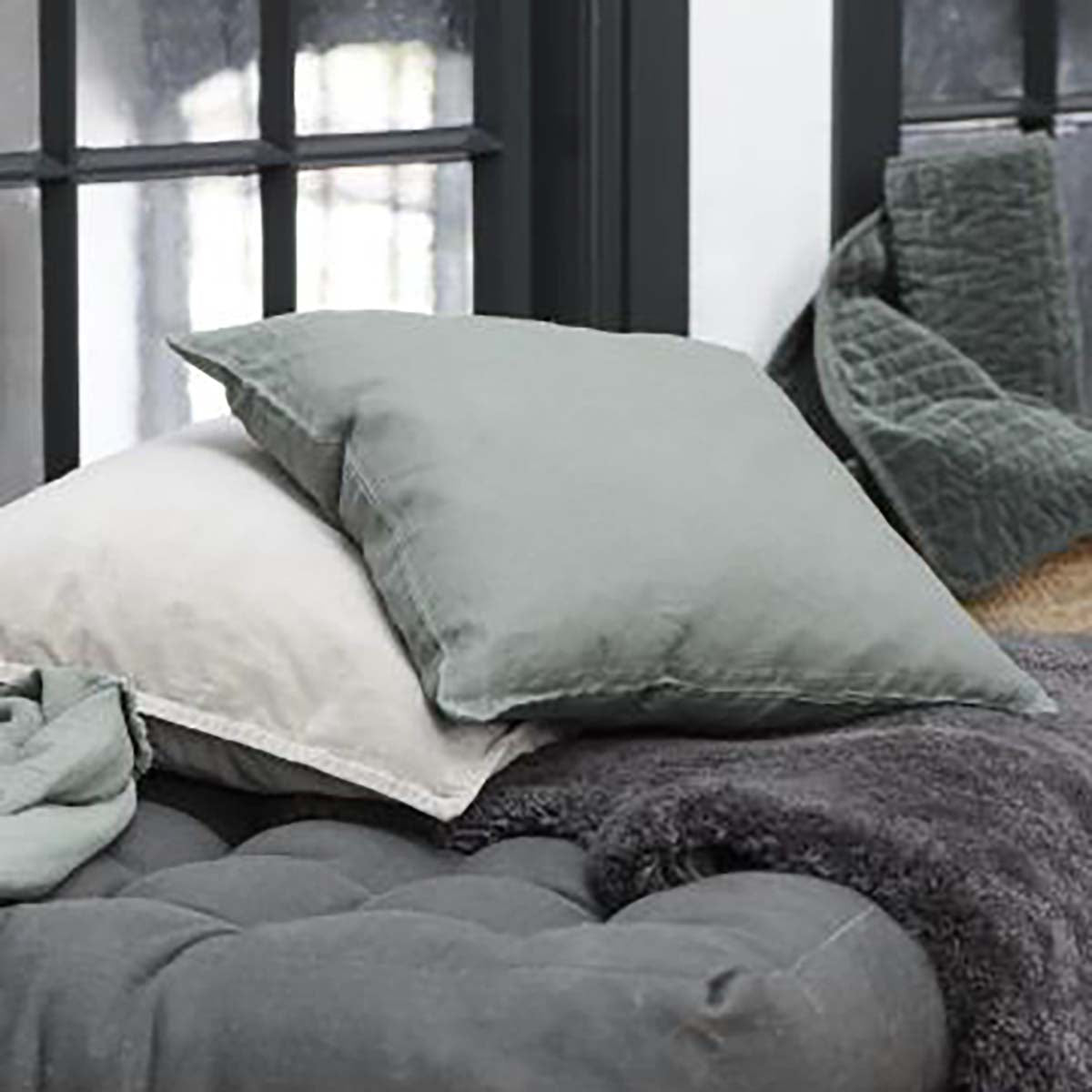 Kissenbezug Velours fog - athomewithpaula