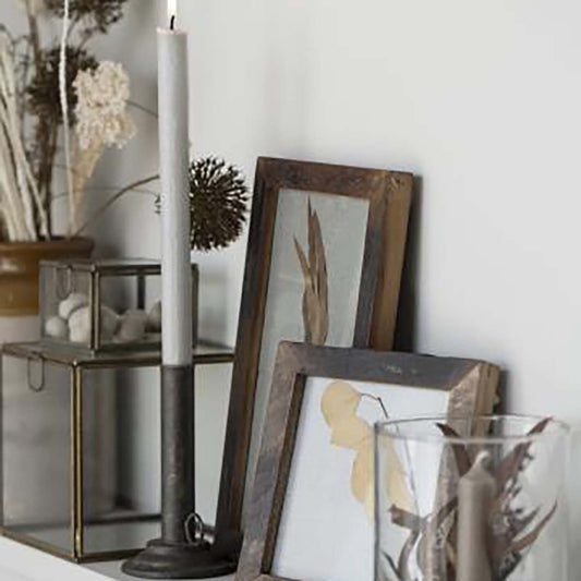 Schachtel mit 4 hohen rustikalen Stabkerzen aschegrau - athomewithpaula