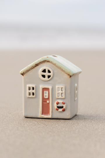 Haus für Teelicht Løkken grau mit mintgrünem Dach