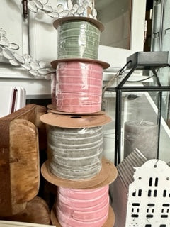 Veloursband auf Spule rosa