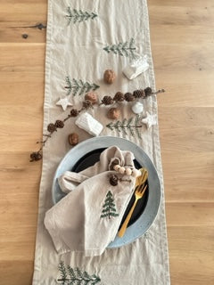Tischläufer Tradition mit Tannenbaum