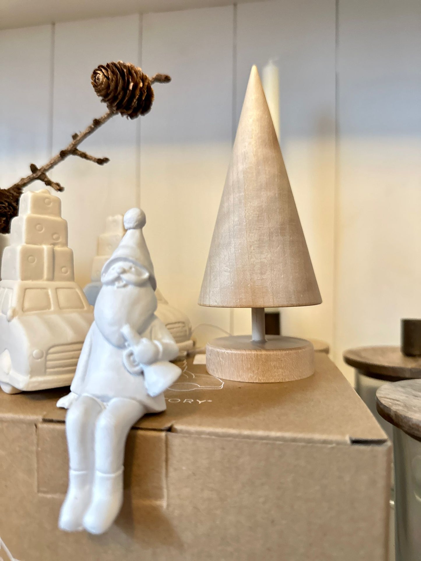 Weihnachtsbäume aus Holz Natur - athomewithpaula